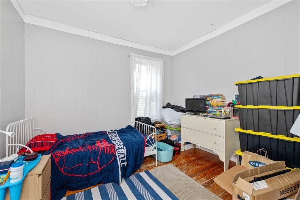 19 Dewolf St