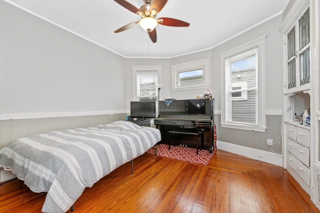 19 Dewolf St