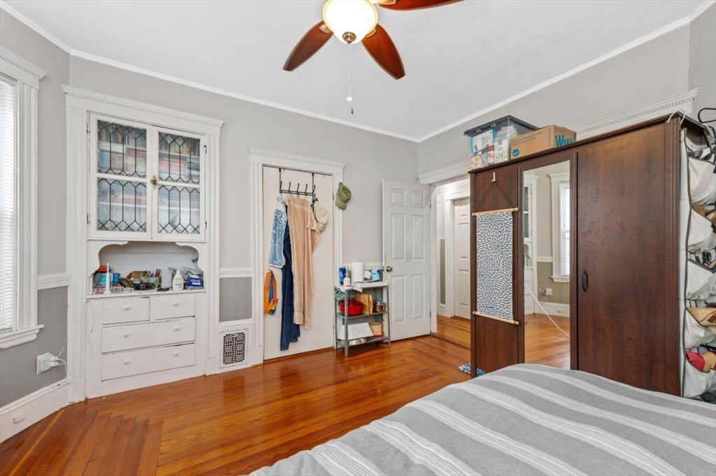 19 Dewolf St