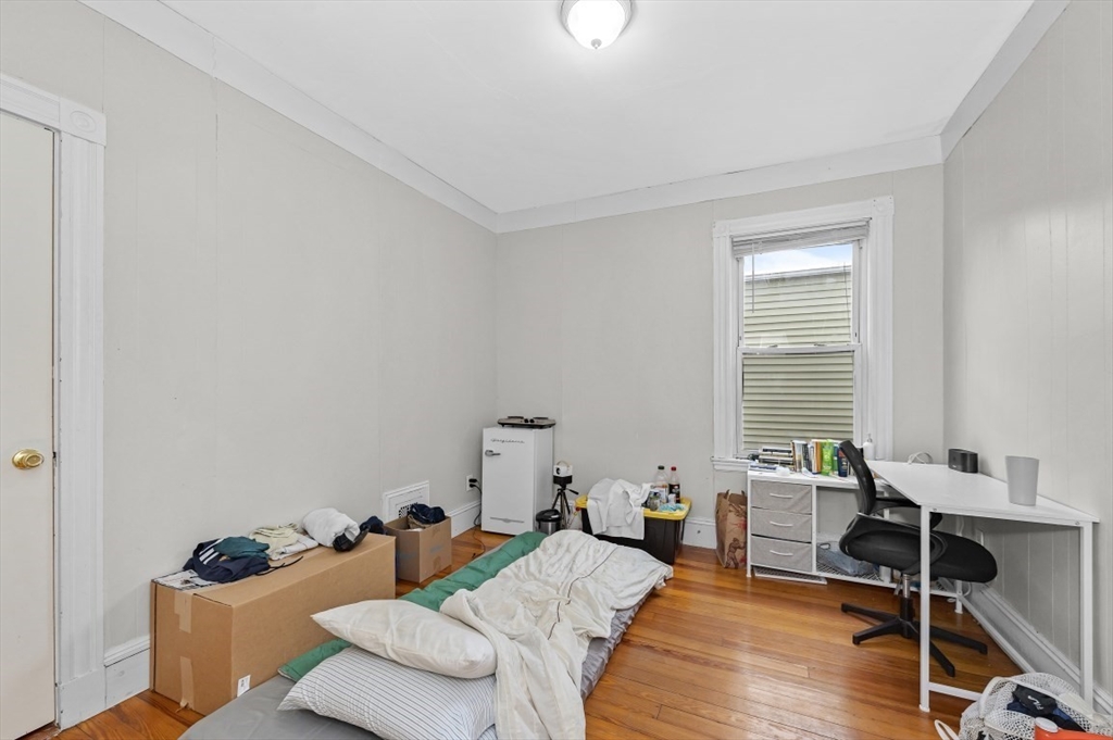 19 Dewolf St