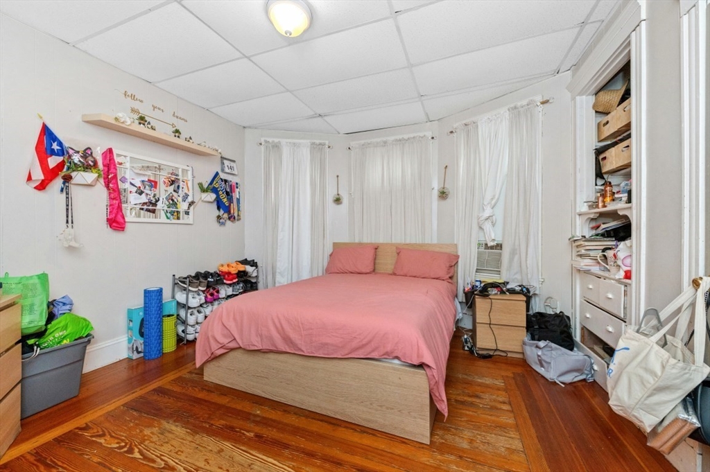 19 Dewolf St