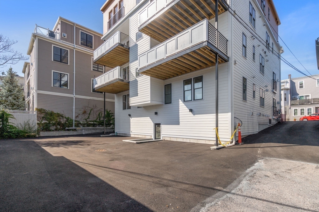 527 E Seventh Street # 101