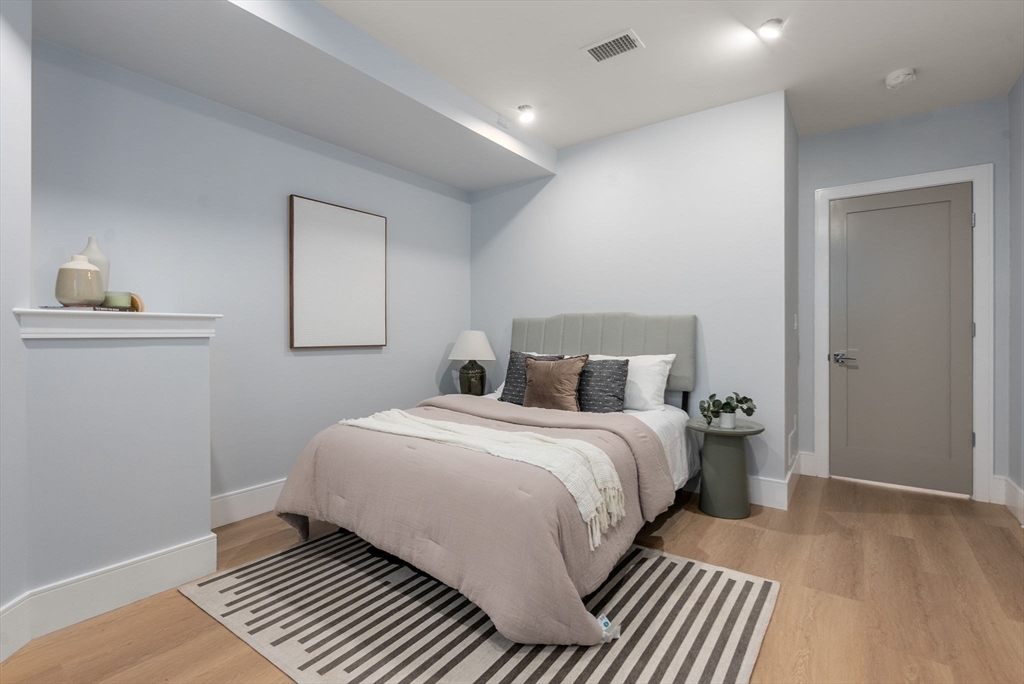 527 E Seventh Street # 101