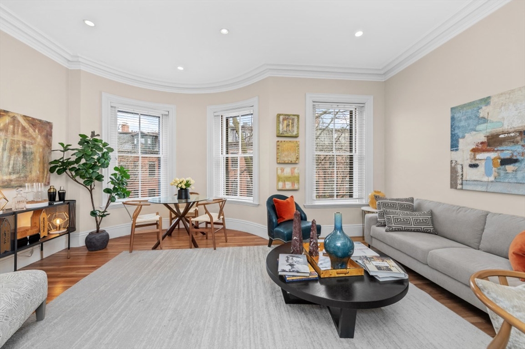 75 Montgomery St # 3