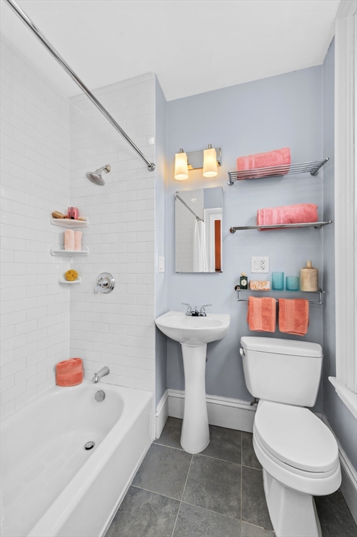 75 Montgomery St # 3