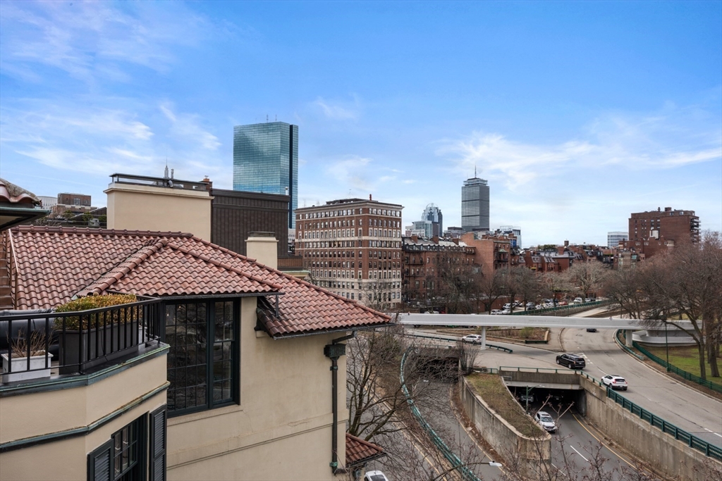 107-109 Chestnut Street PH