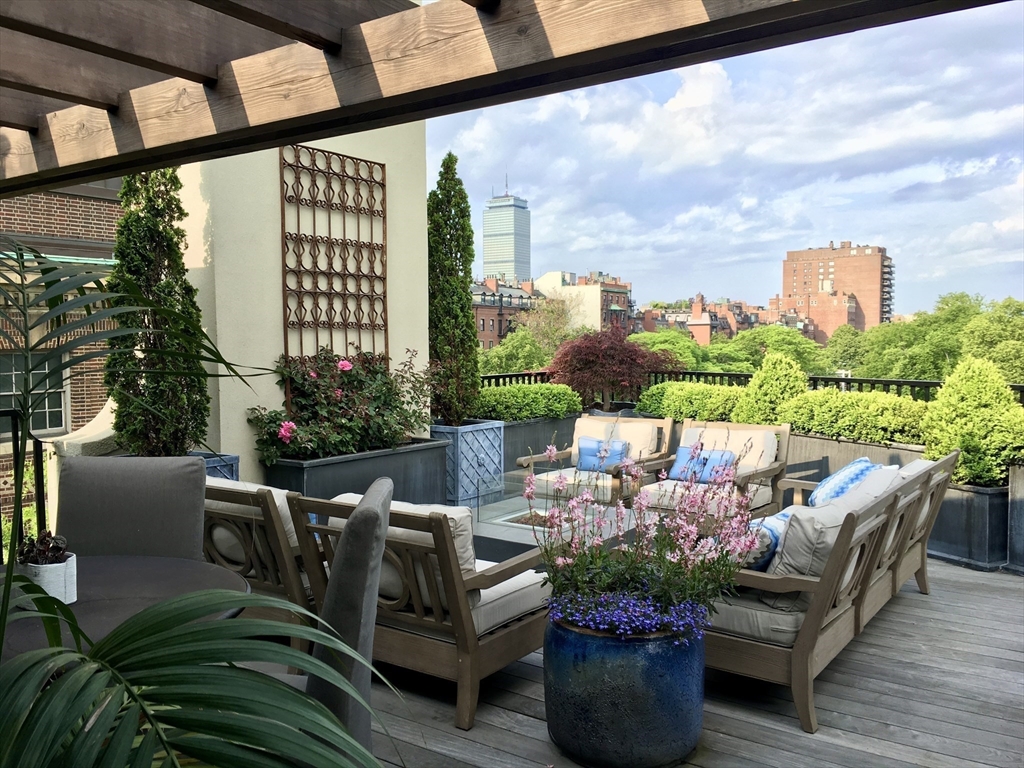 107-109 Chestnut Street PH