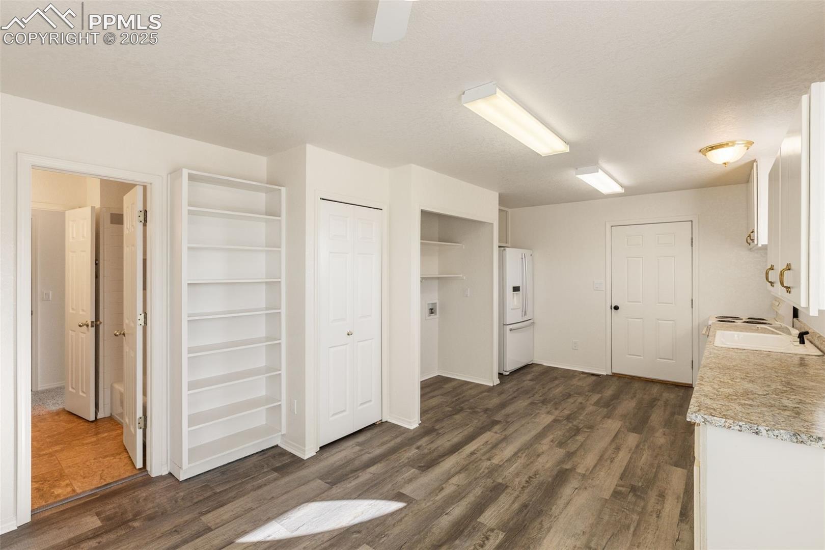 2535 Canada Drive