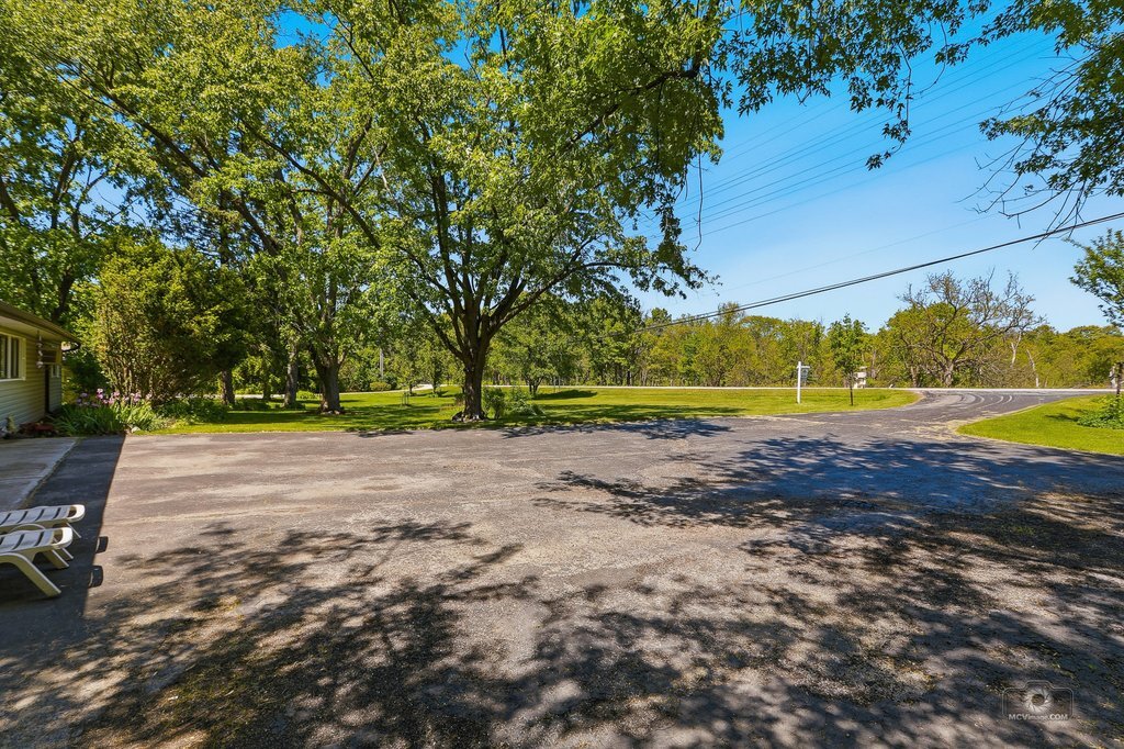 8904 Lemont Road
