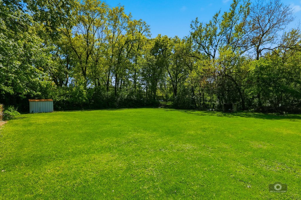 8904 Lemont Road