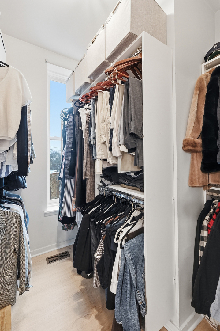 1760 N WELLS Street Unit: 2D