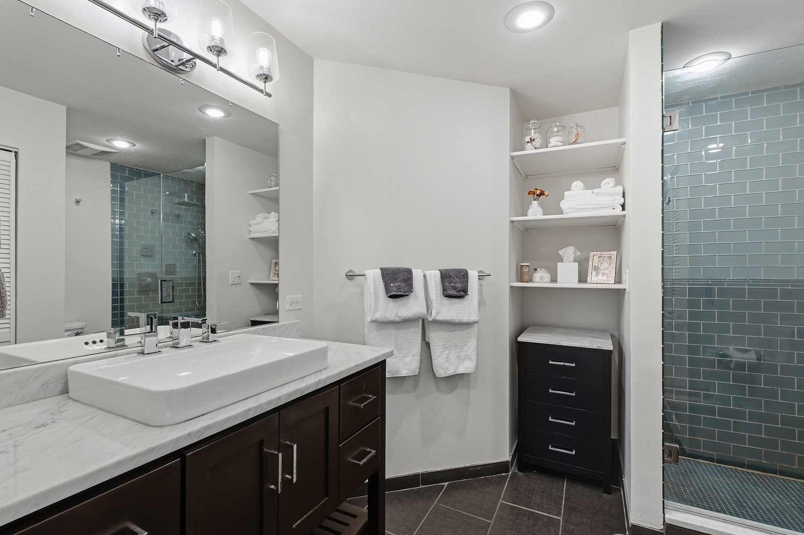 1760 N WELLS Street Unit: 2D