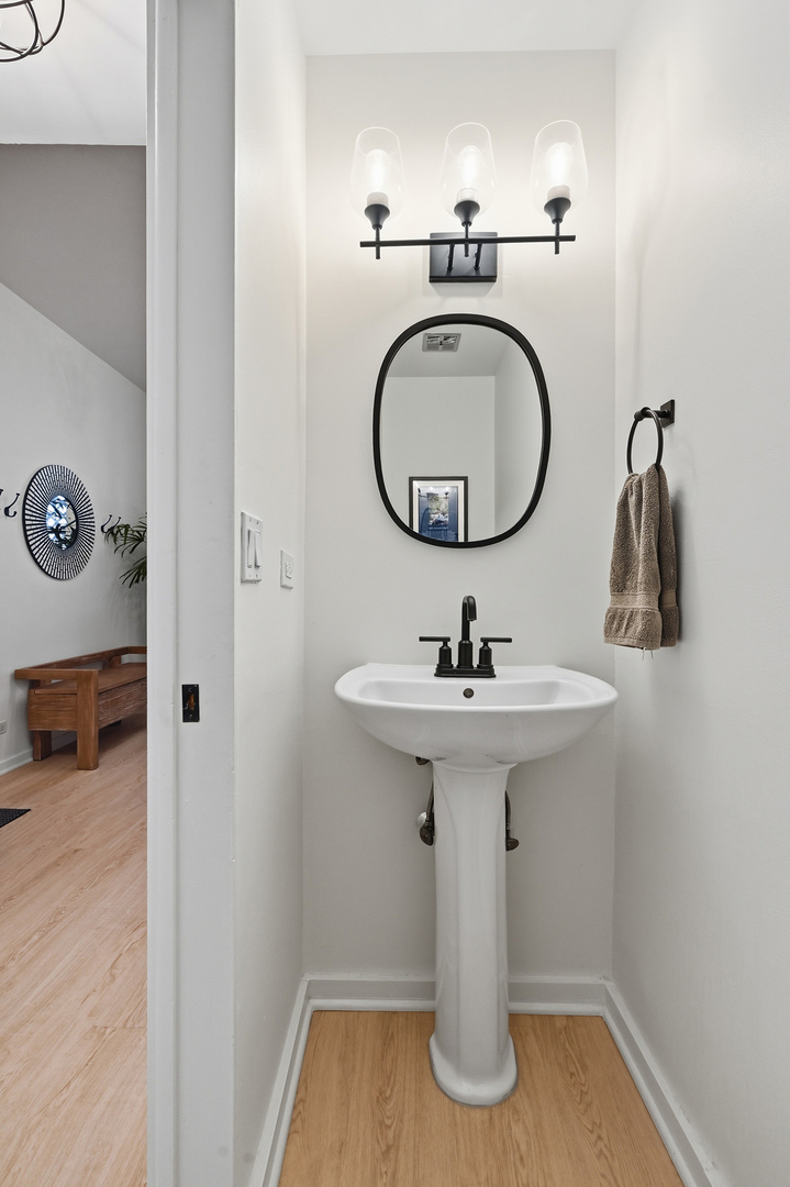 1760 N WELLS Street Unit: 2D