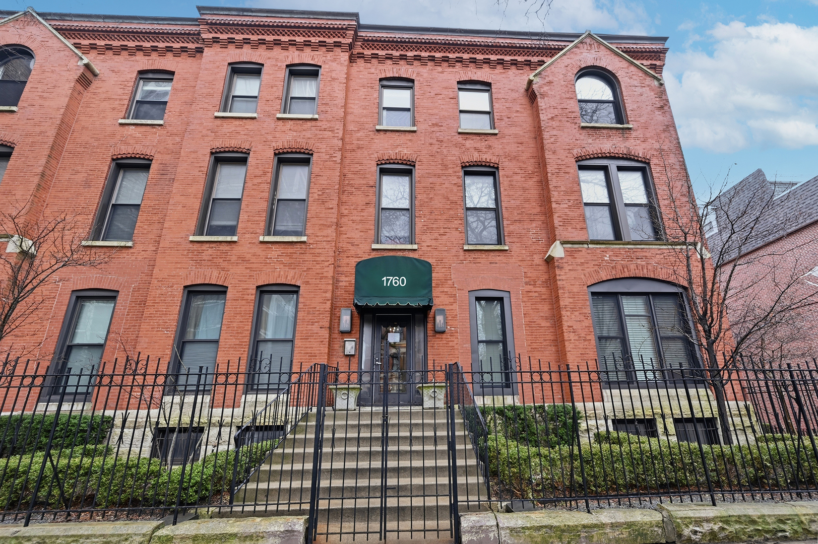 1760 N WELLS Street Unit: 2D