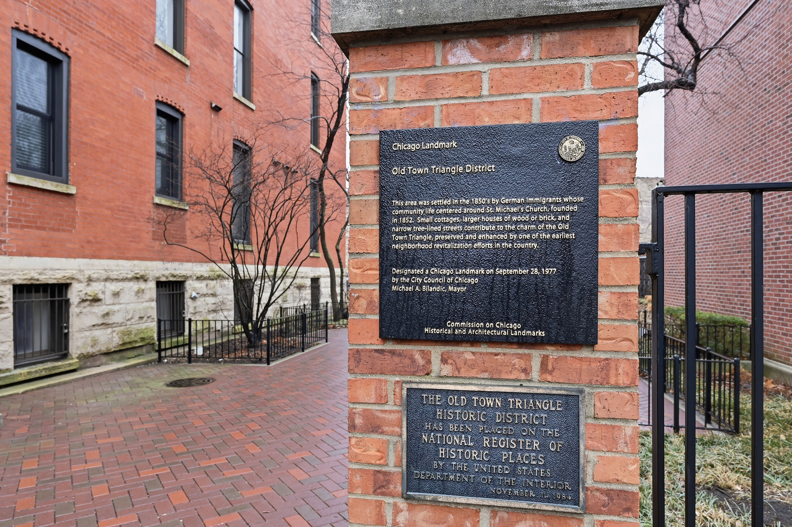 1760 N WELLS Street Unit: 2D