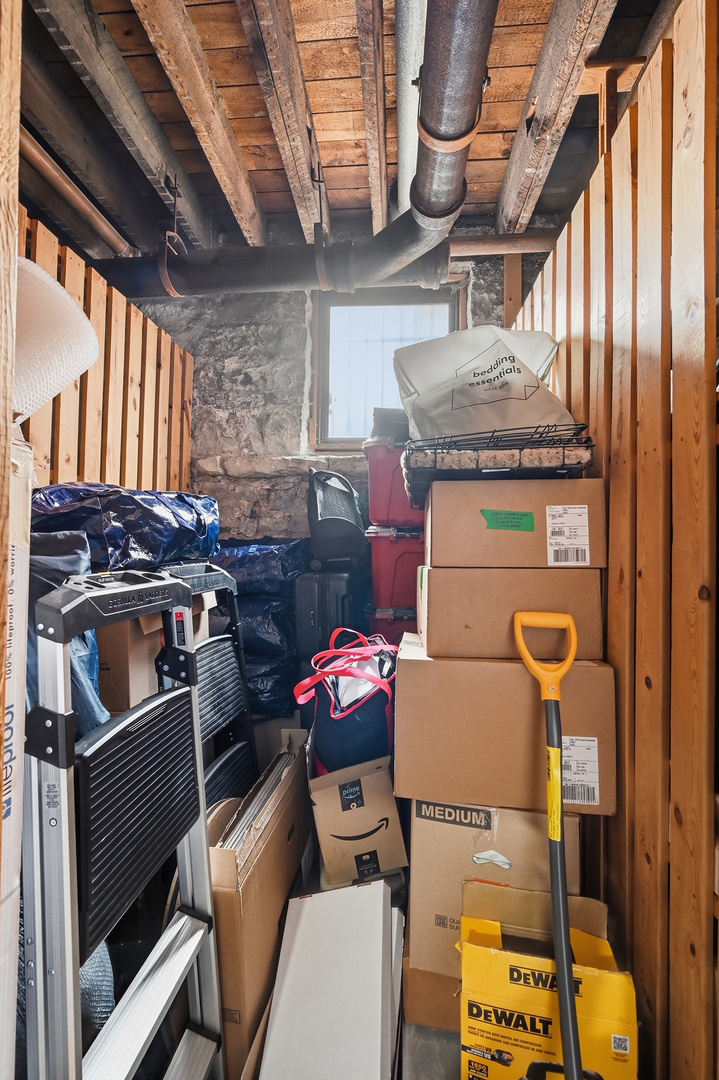 1760 N WELLS Street Unit: 2D