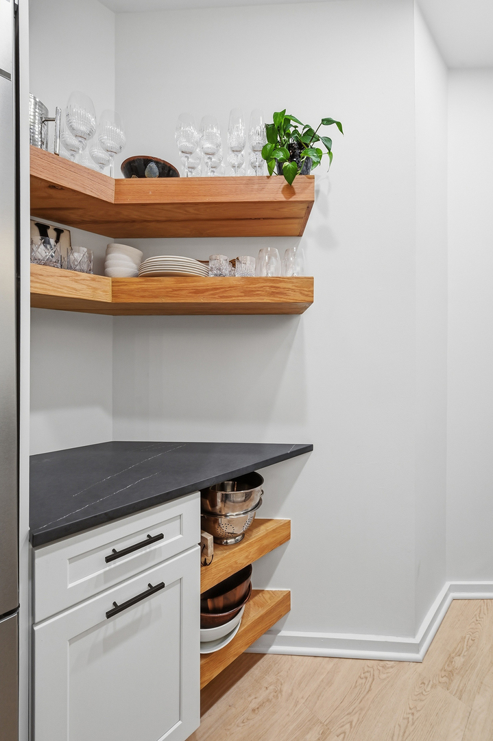 1760 N WELLS Street Unit: 2D