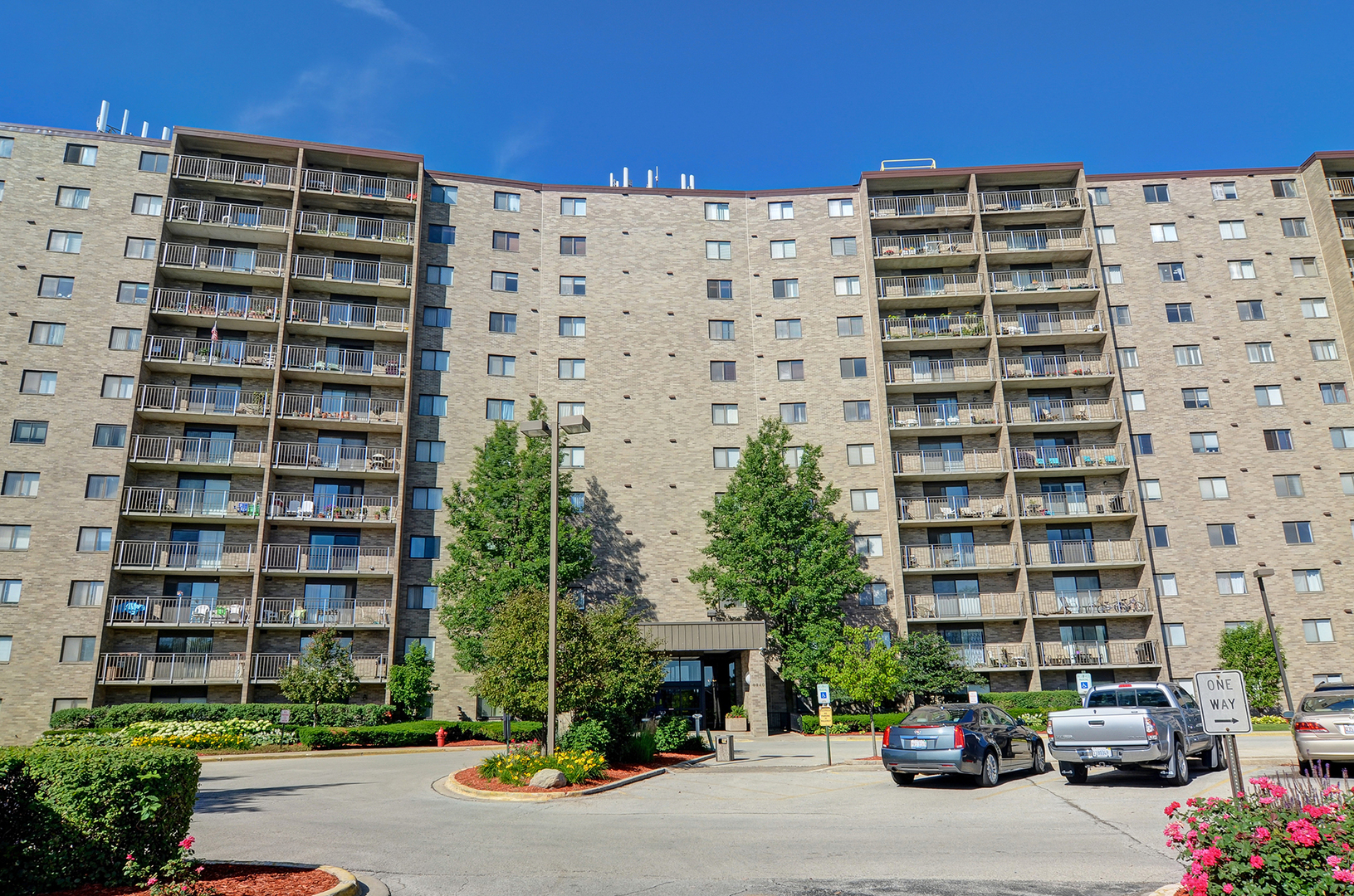 6340 Americana Drive Unit: 414