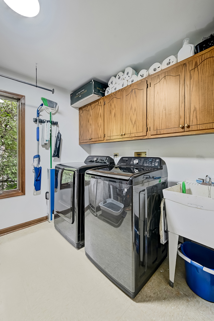 1128 Foxtail Court Unit: 1128