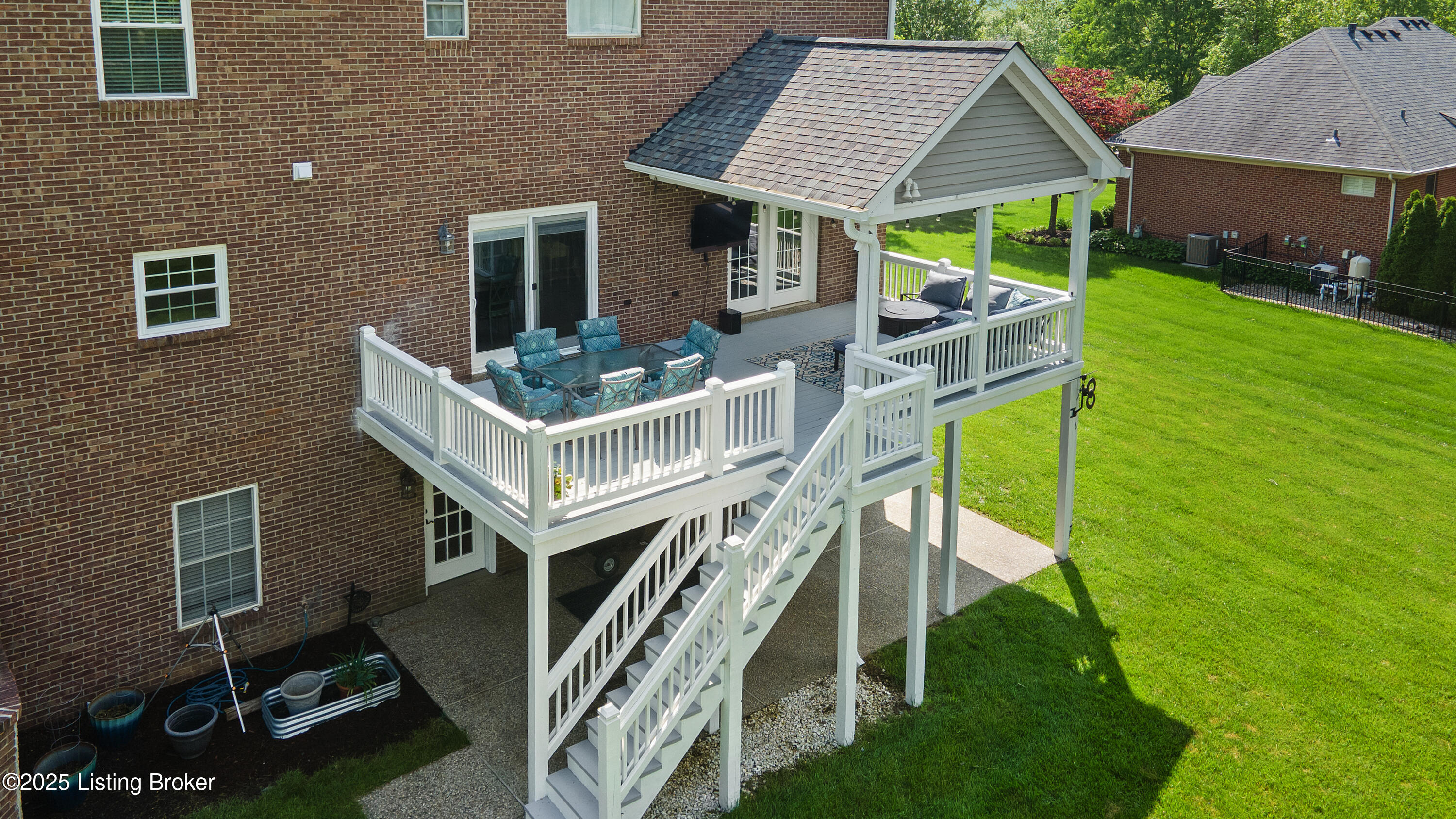 4026 Old Farm Dr