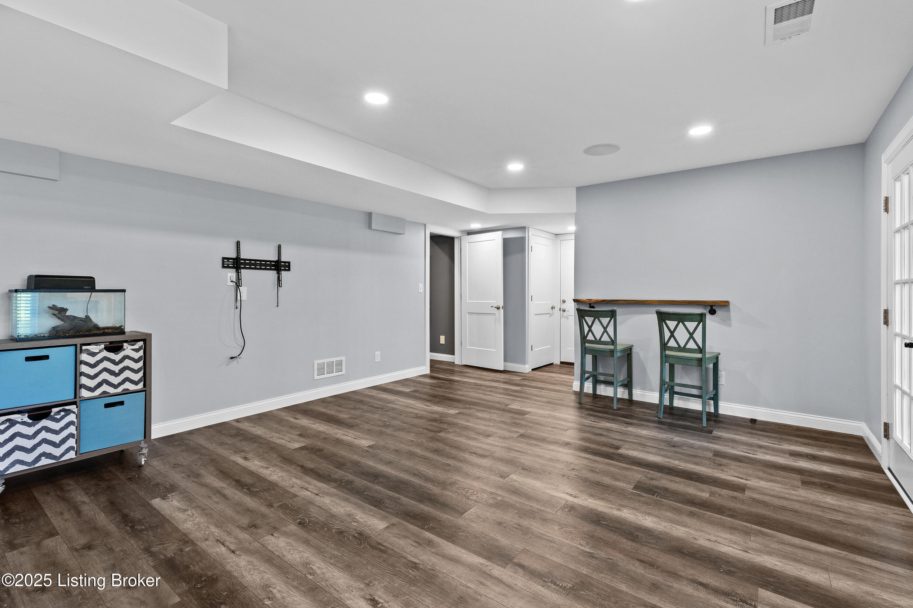 4026 Old Farm Dr