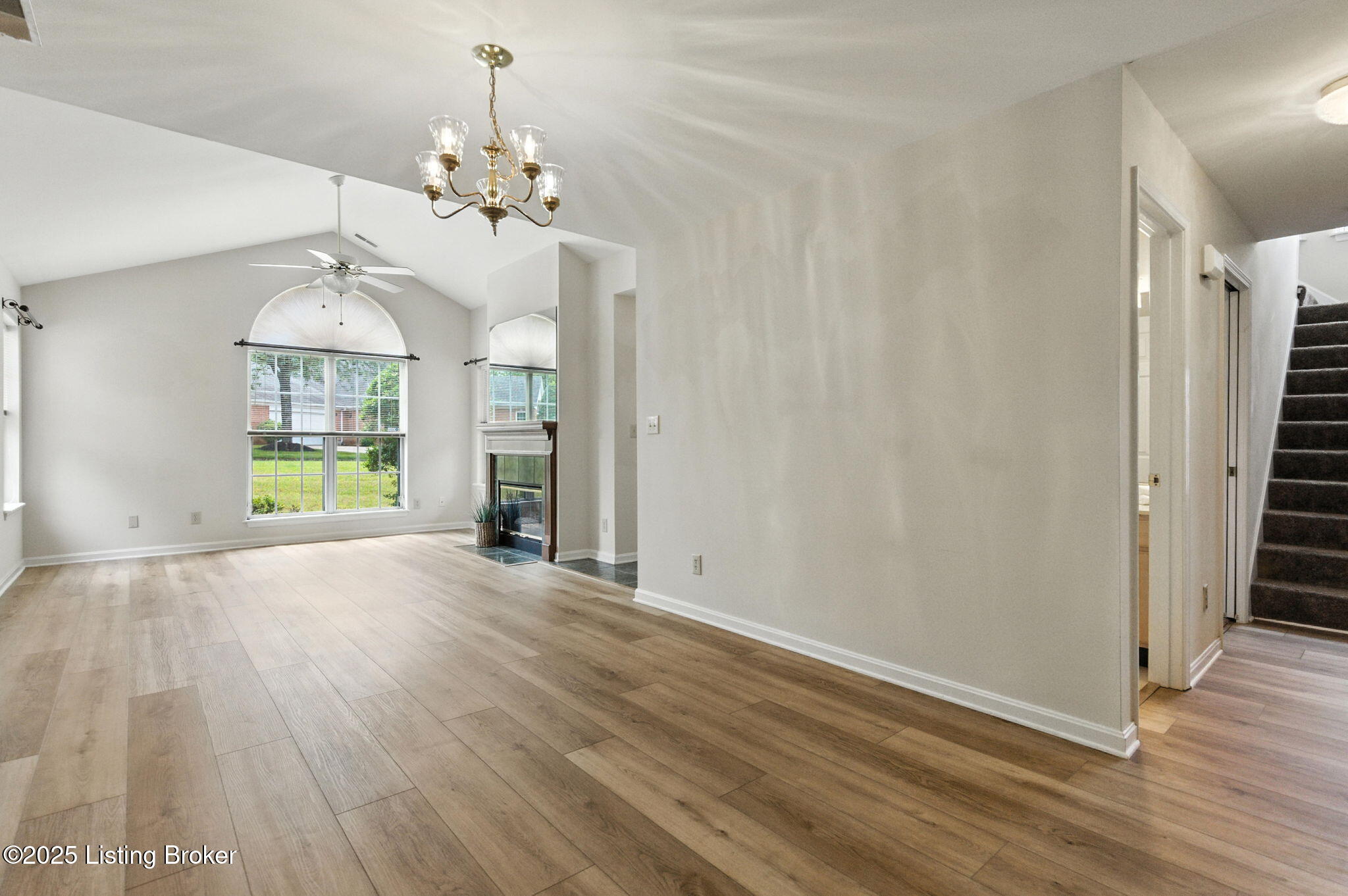 105 Azalea Ct