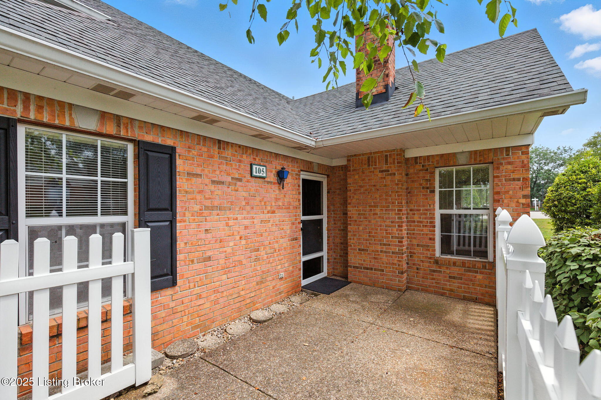 105 Azalea Ct