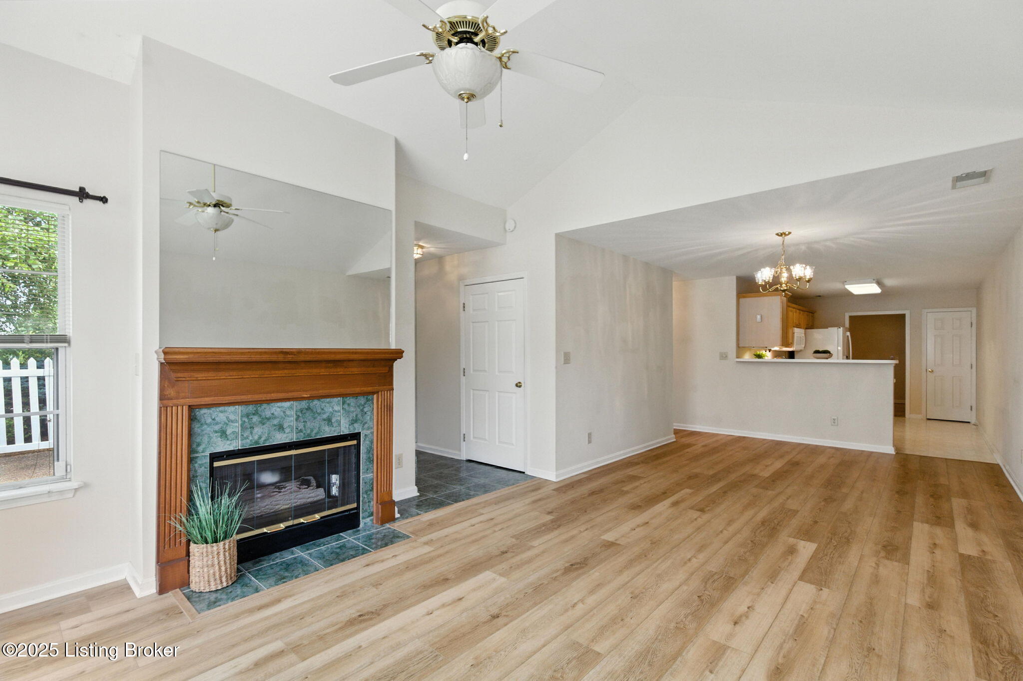 105 Azalea Ct