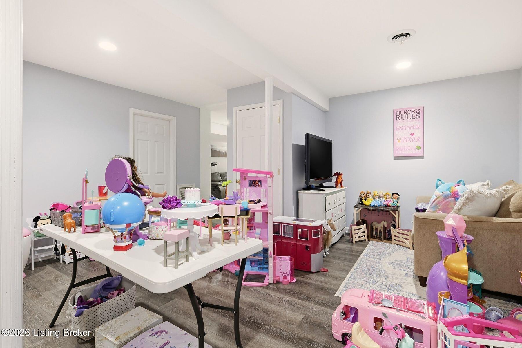 1011 Barbizon Dr