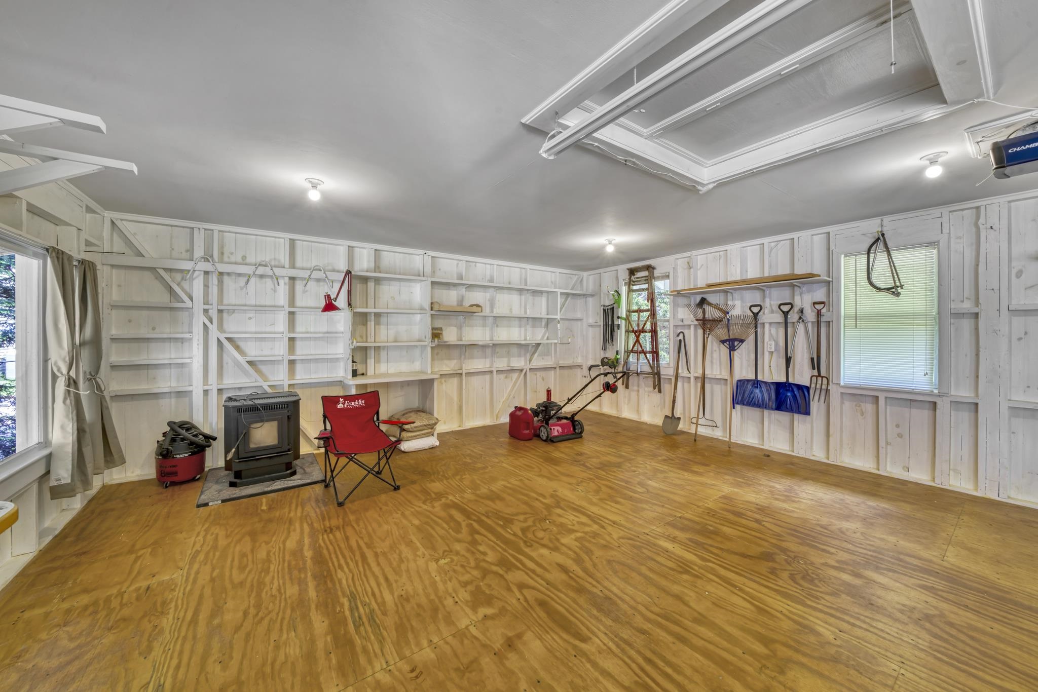 2261 Valley Road