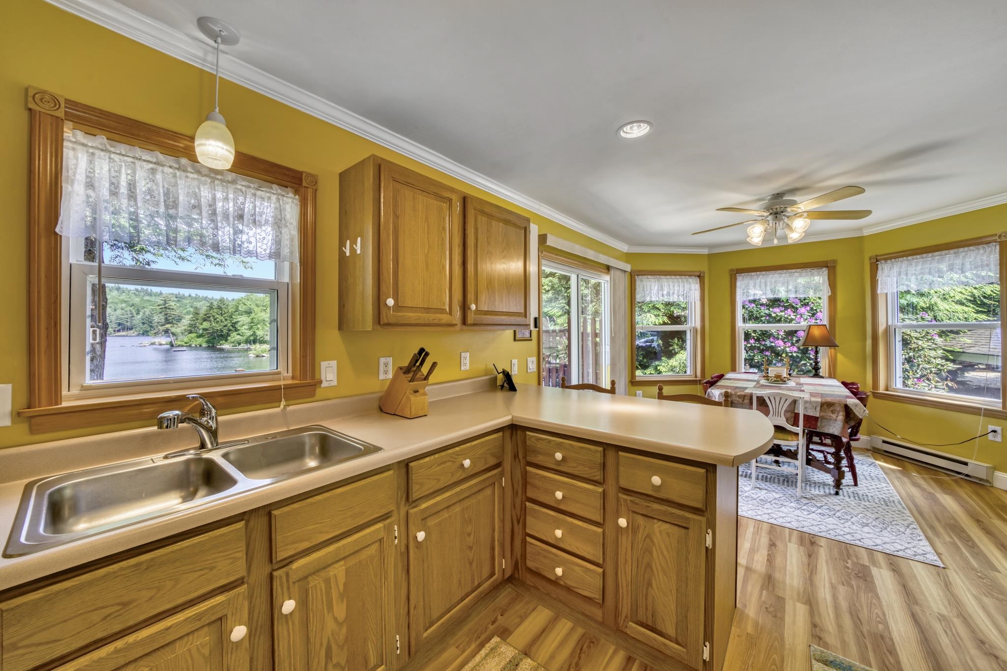 2261 Valley Road