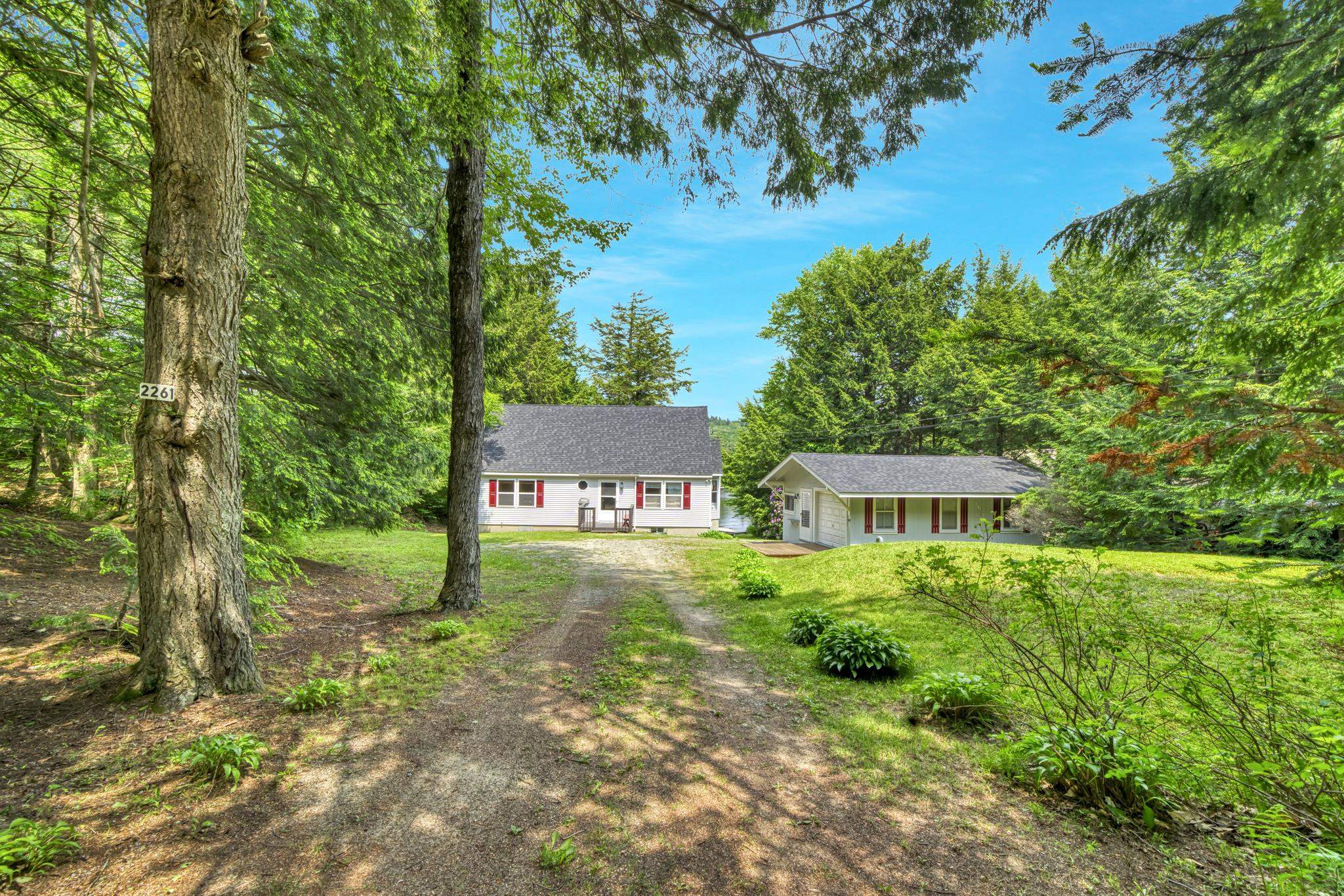 2261 Valley Road