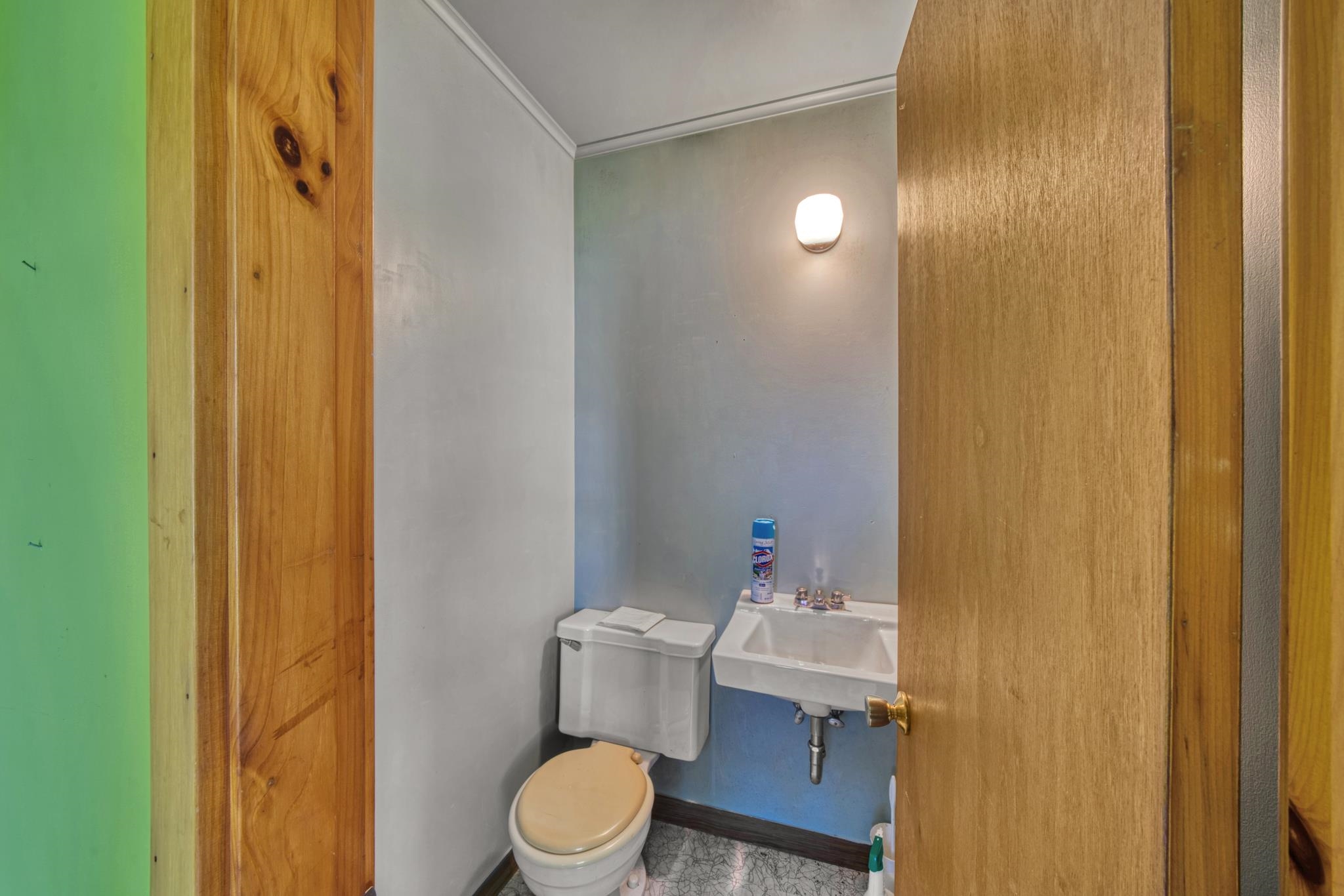 4 W Court Road