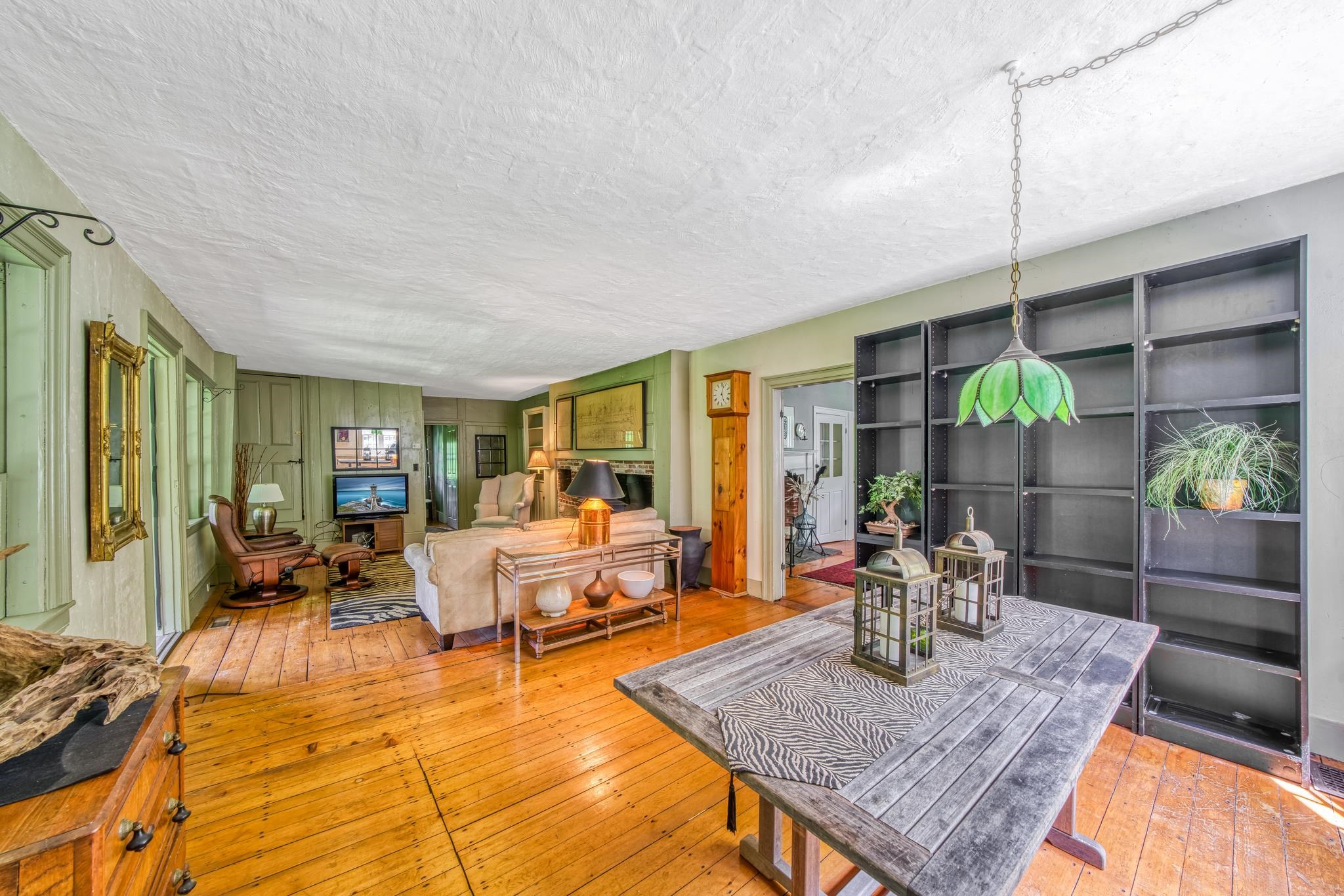 33 Four Corners Road