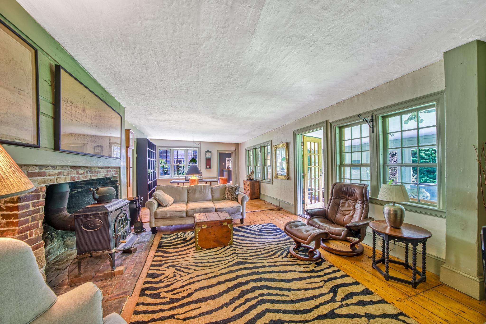 33 Four Corners Road