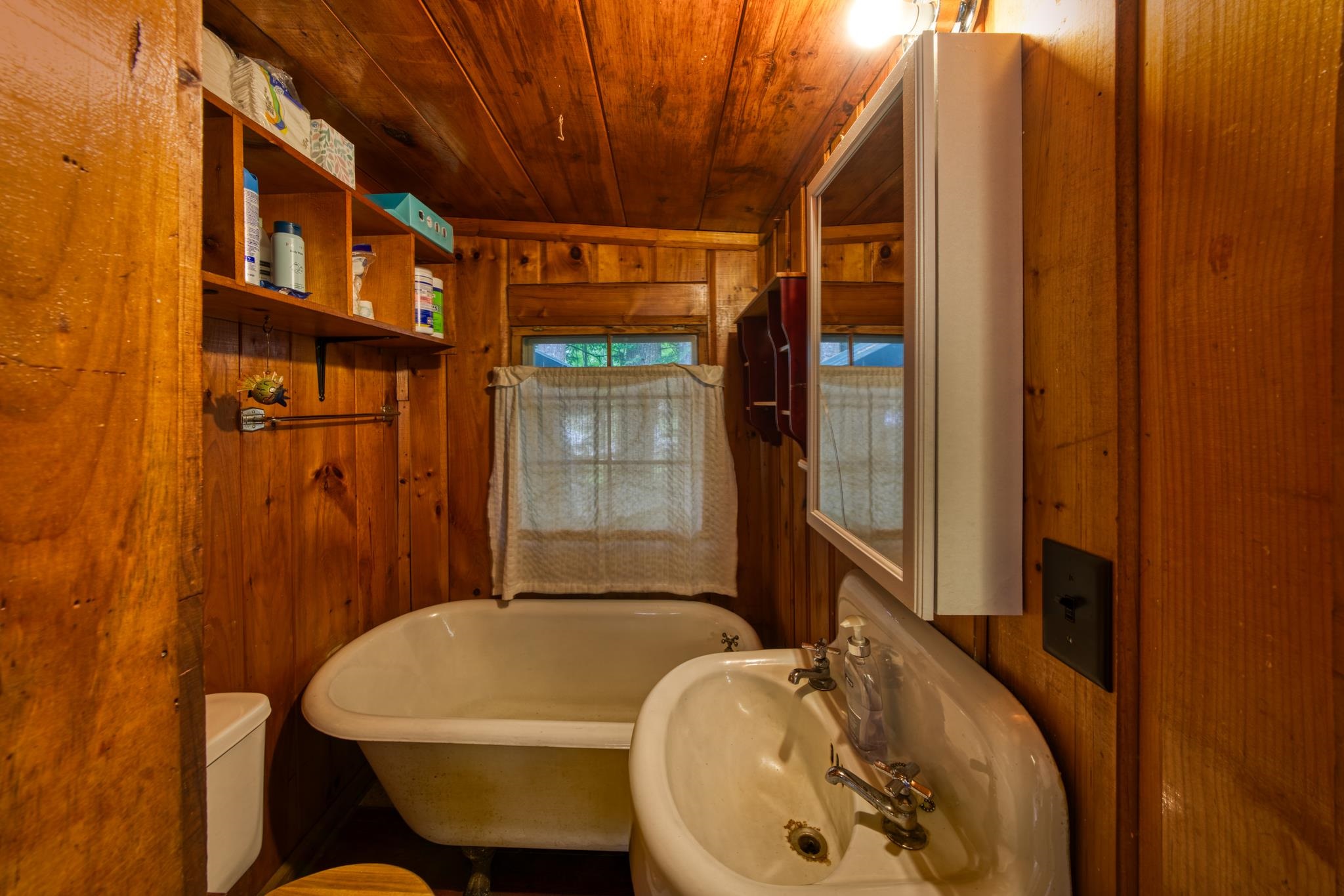 100 Crescent Lake Road