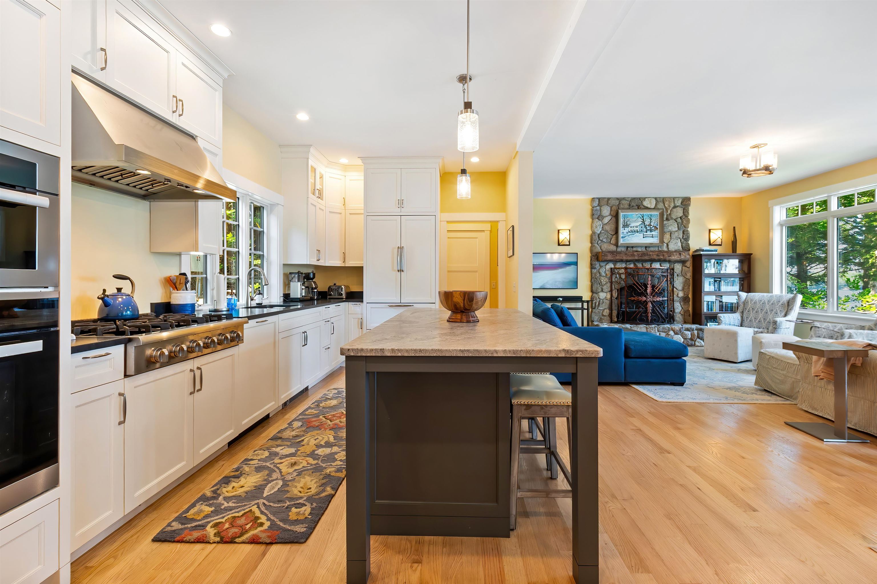 7 Bay Point Lane