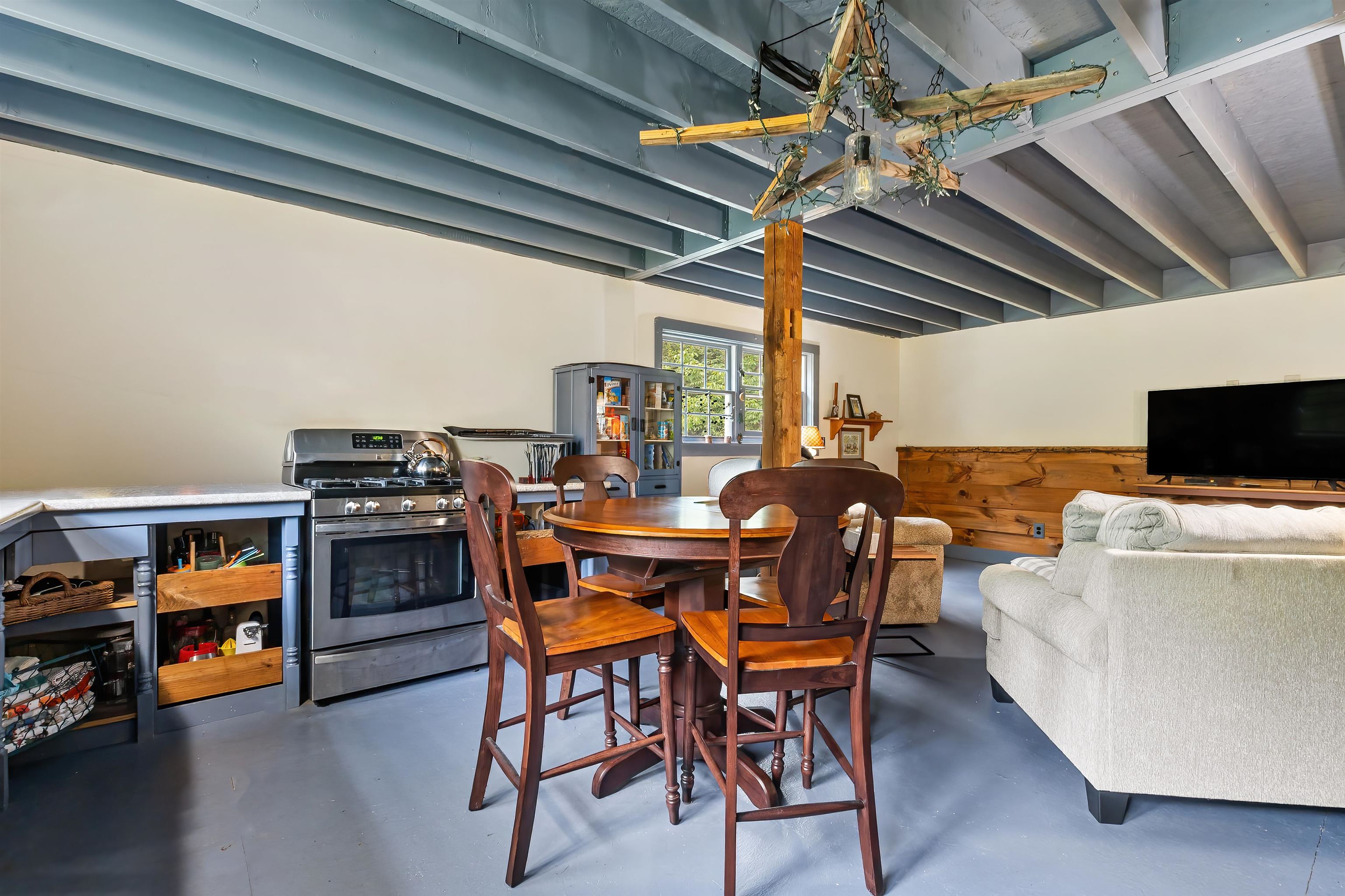 327 Reeds Mill Road
