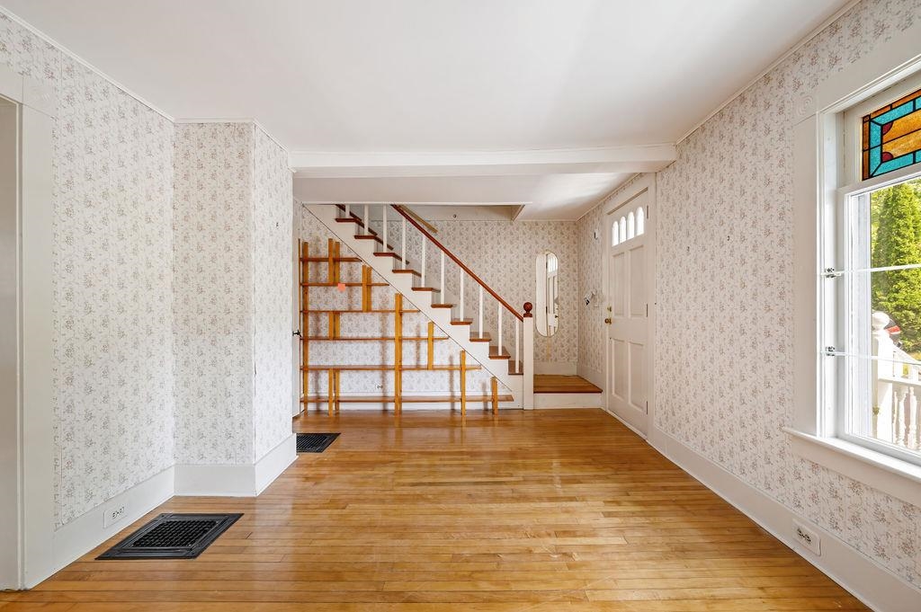 11 Edgewood Street