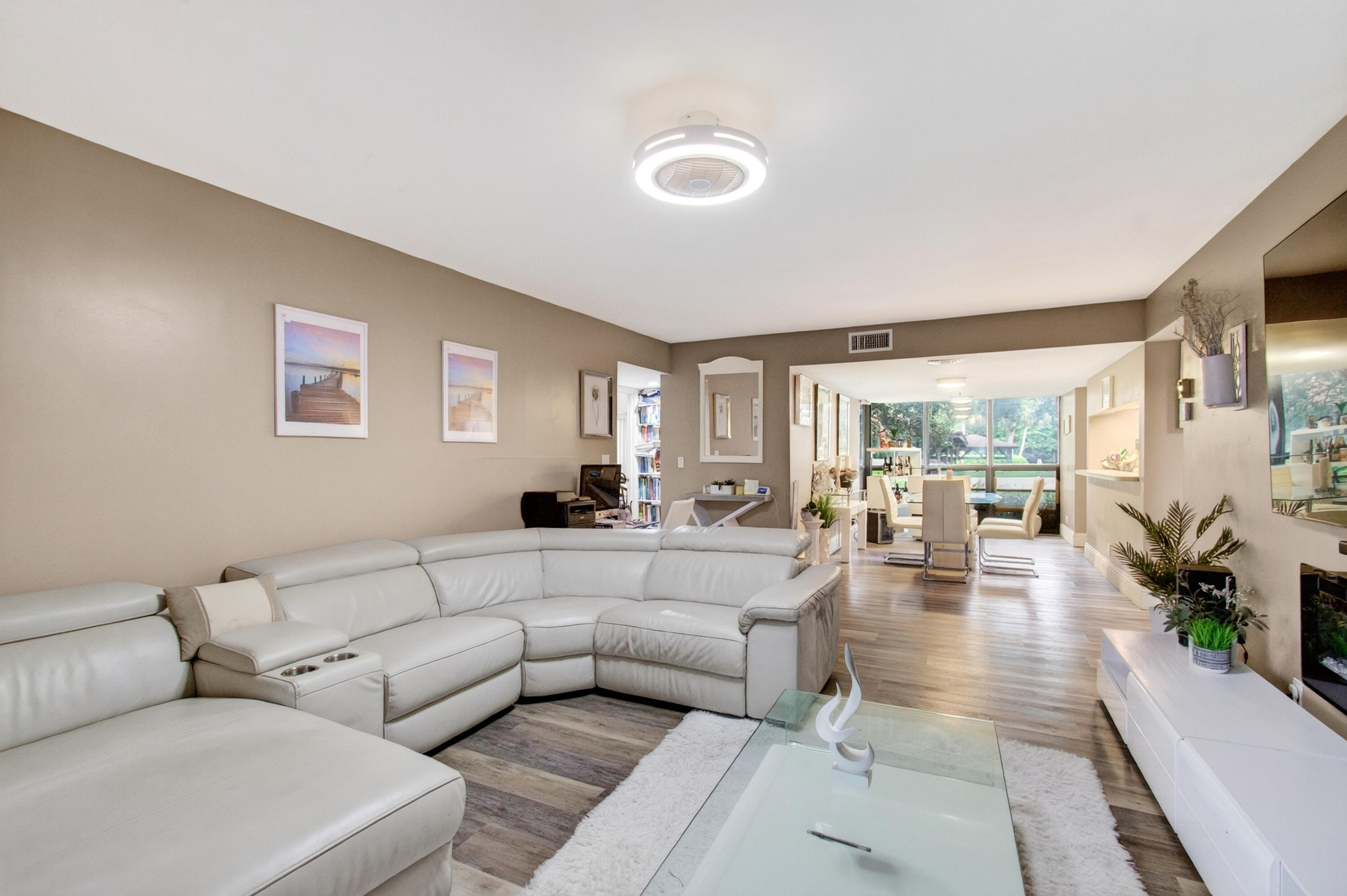 7539 Greenlake Way