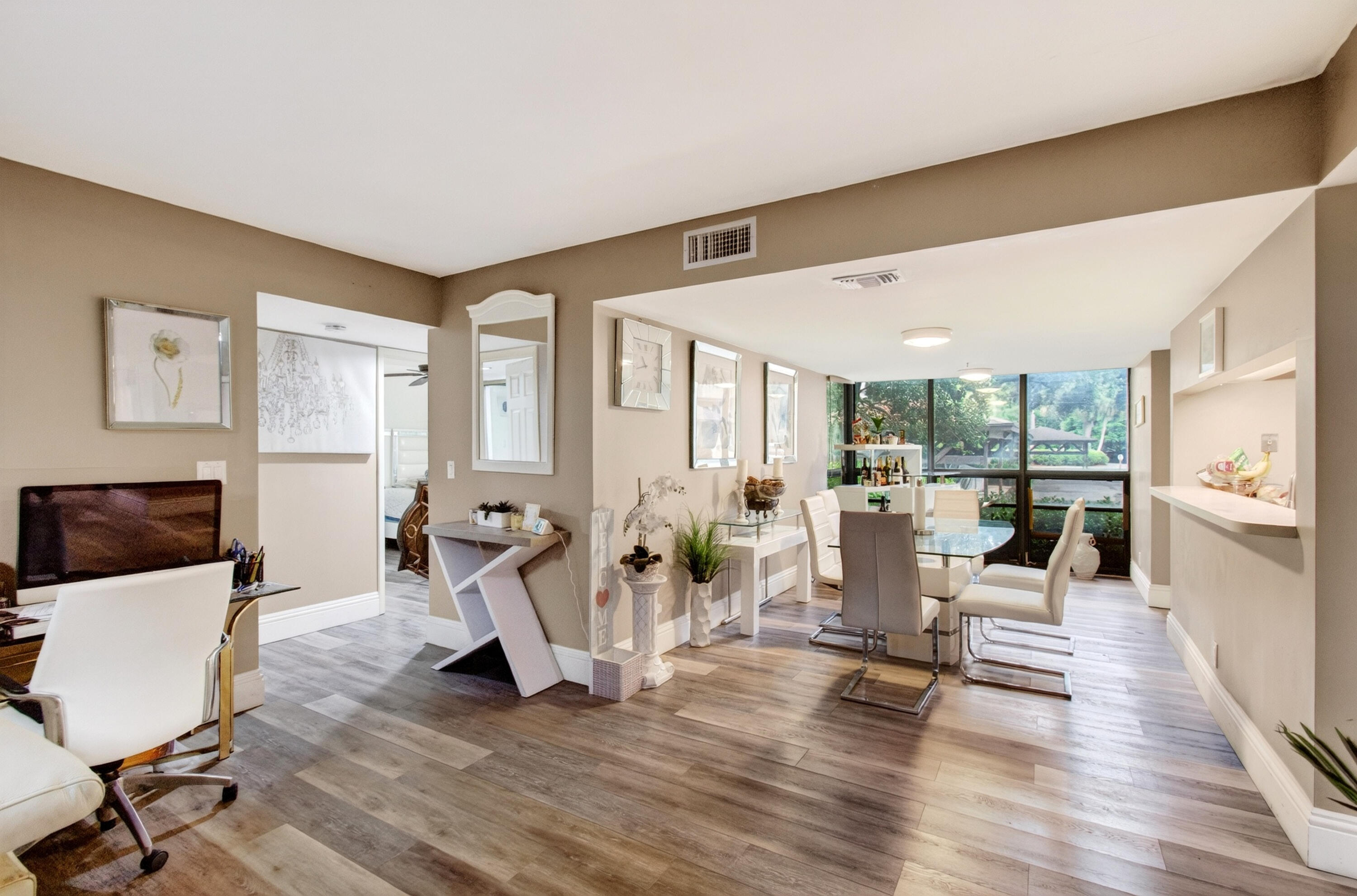 7539 Greenlake Way