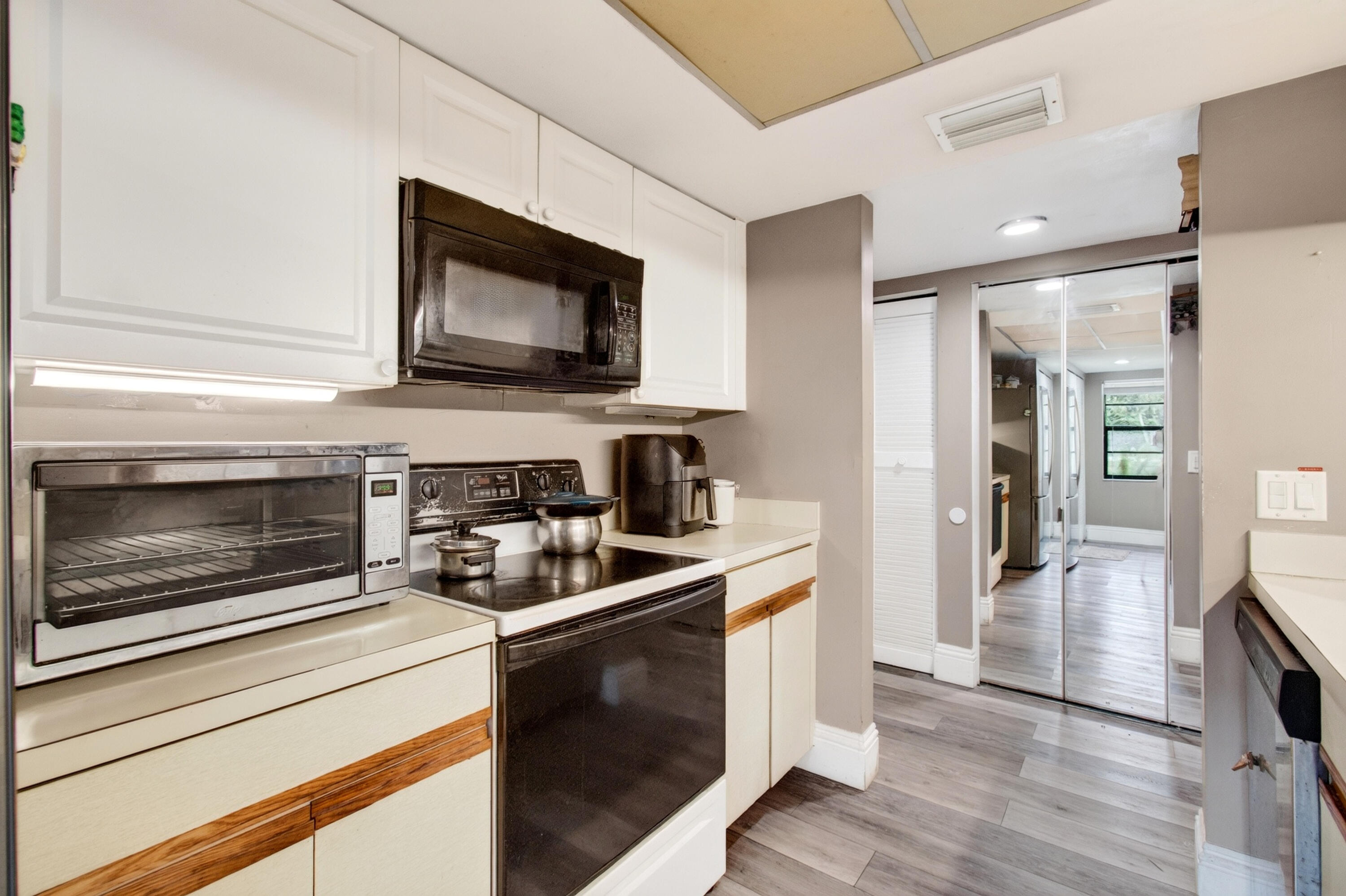 7539 Greenlake Way