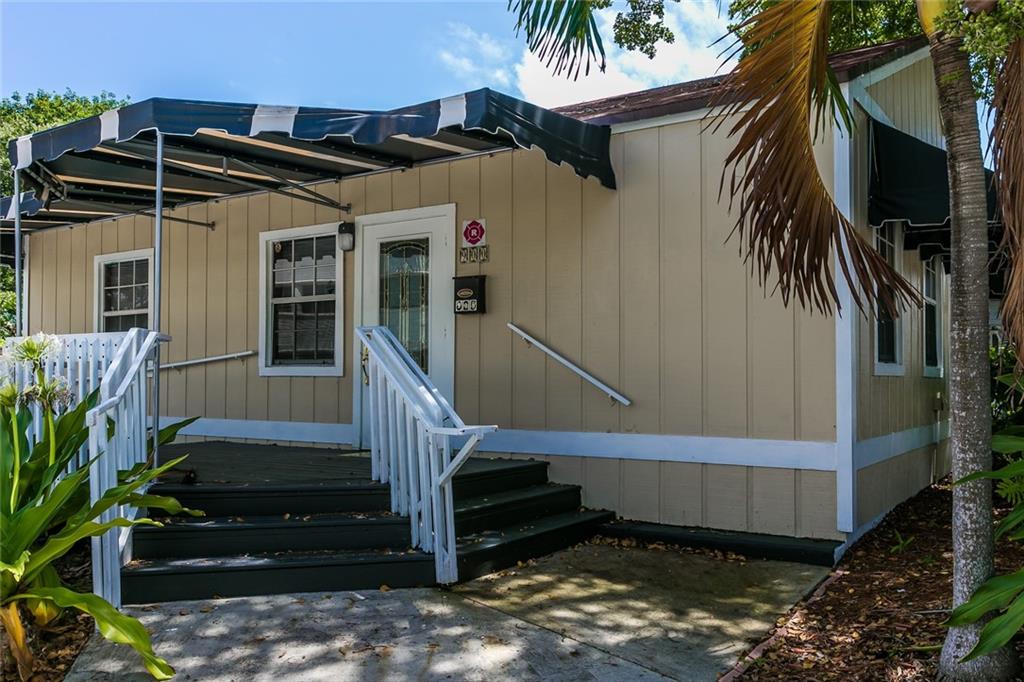 900 S Andrews Ave
