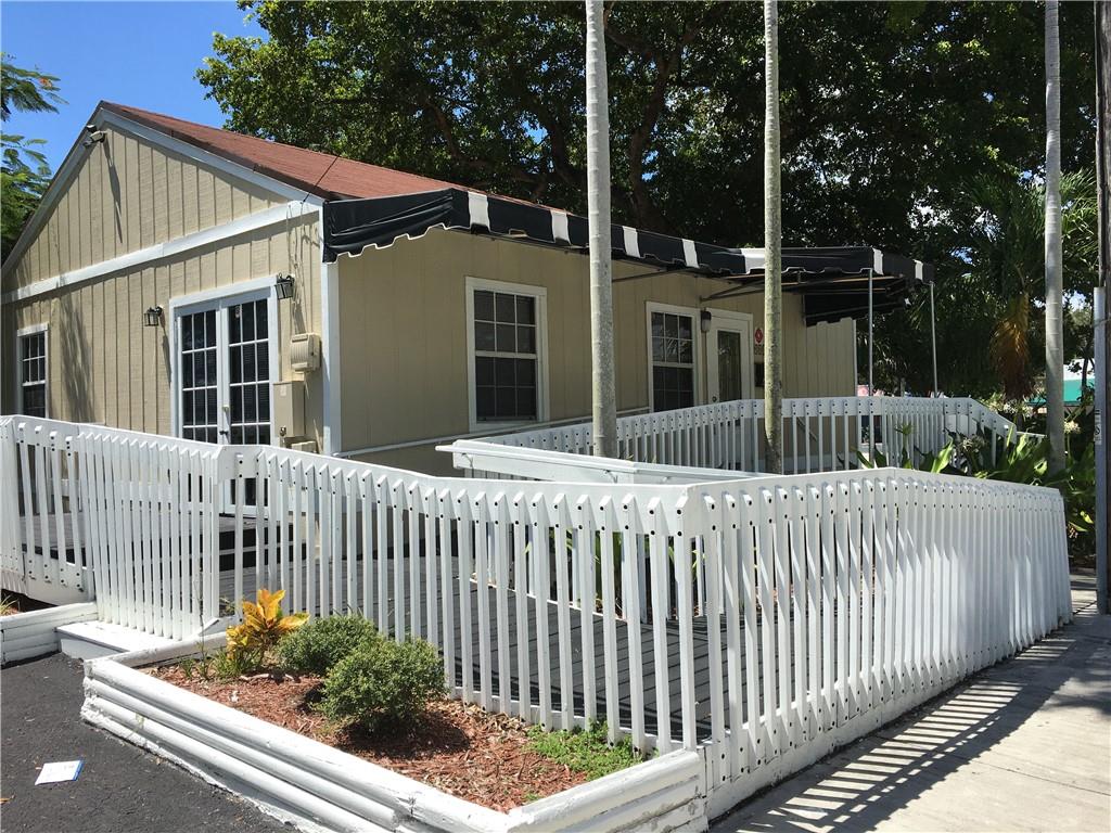 900 S Andrews Ave