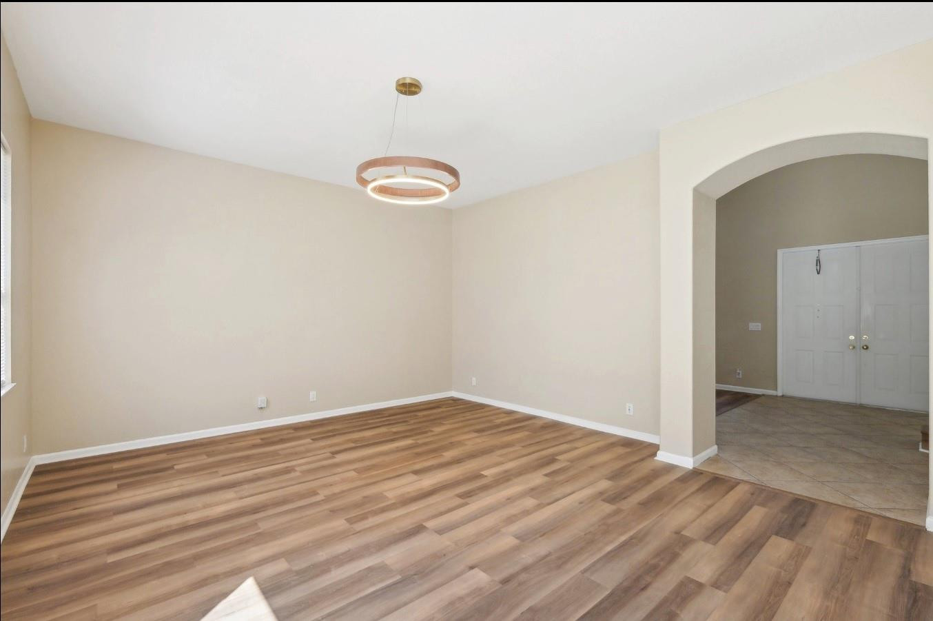 3735 Torres Cir