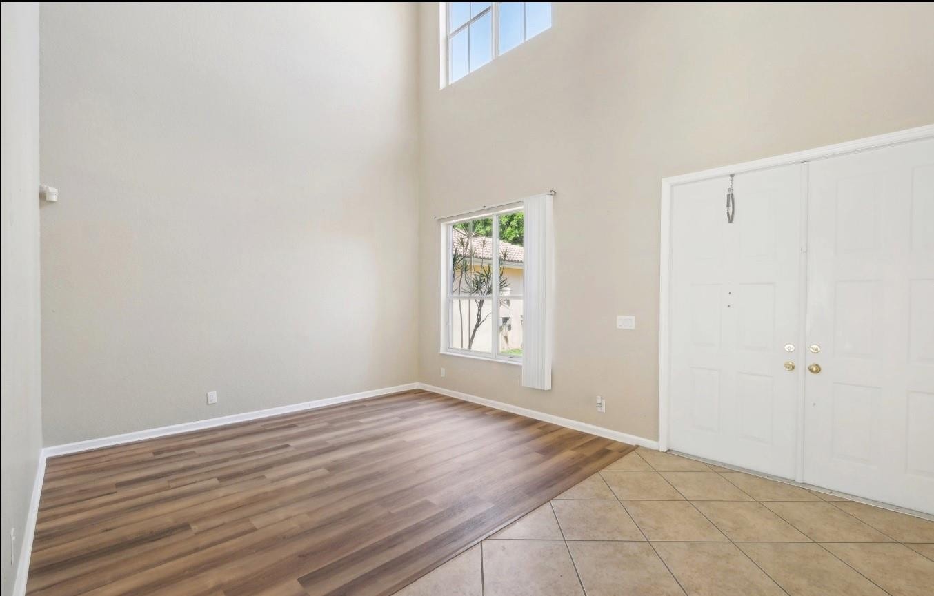 3735 Torres Cir