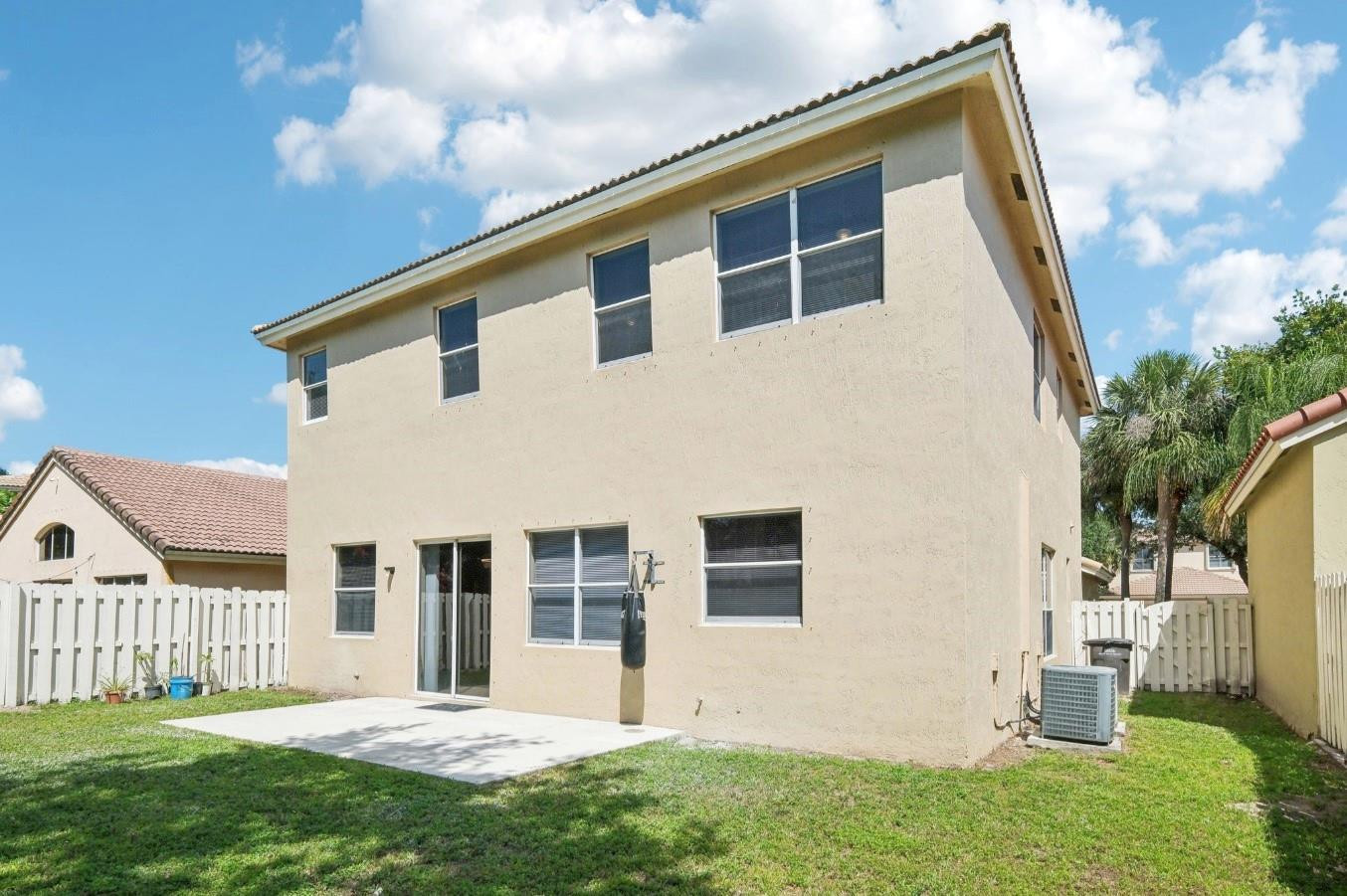 3735 Torres Cir