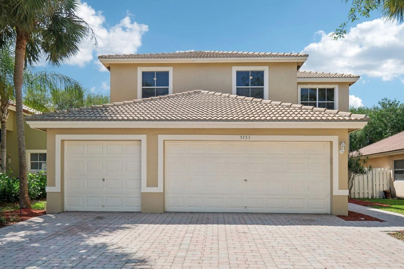 3735 Torres Cir