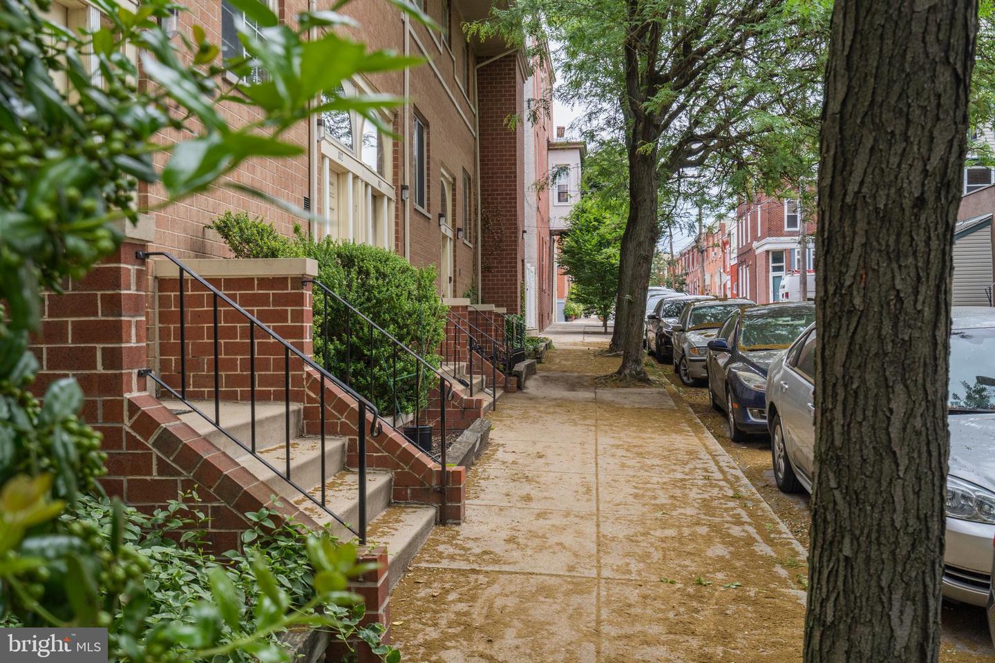 700 N Pennock St #203