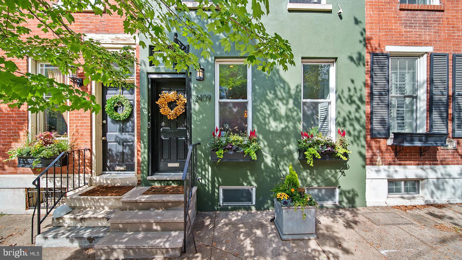 2409 Lombard St